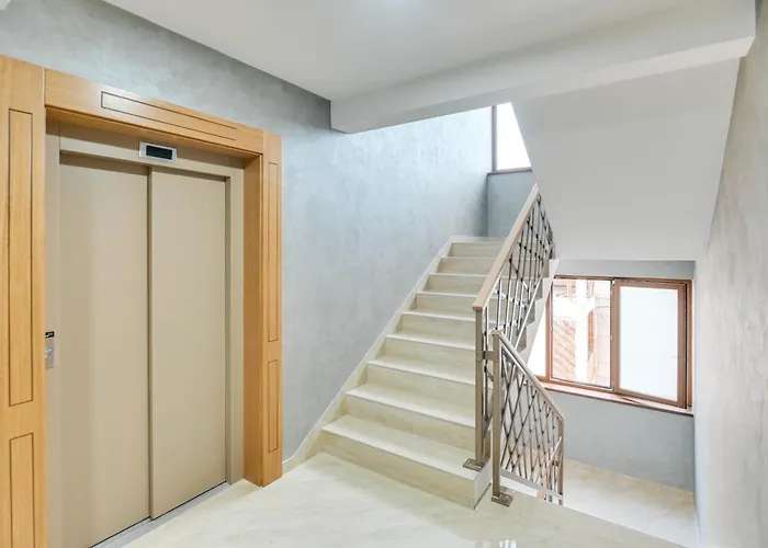 Lara - Prestige Forest